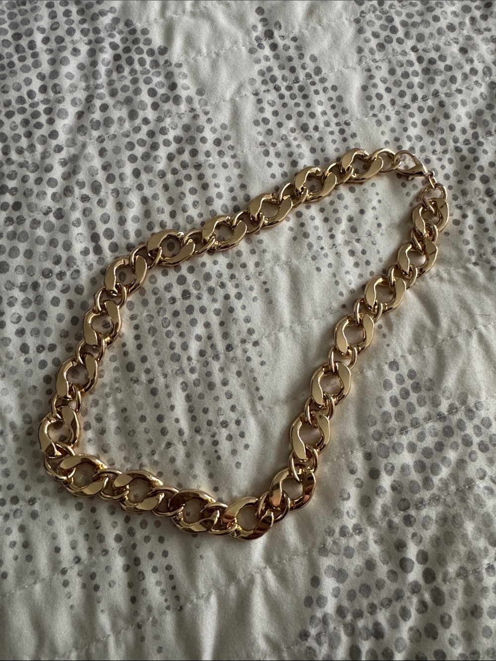 Gold thick necklace